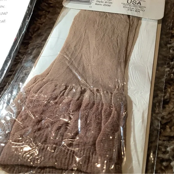 Lot of Vintage sheer nylon socks, beige & nude, sock size: 9-11 - Picture 10 of 12